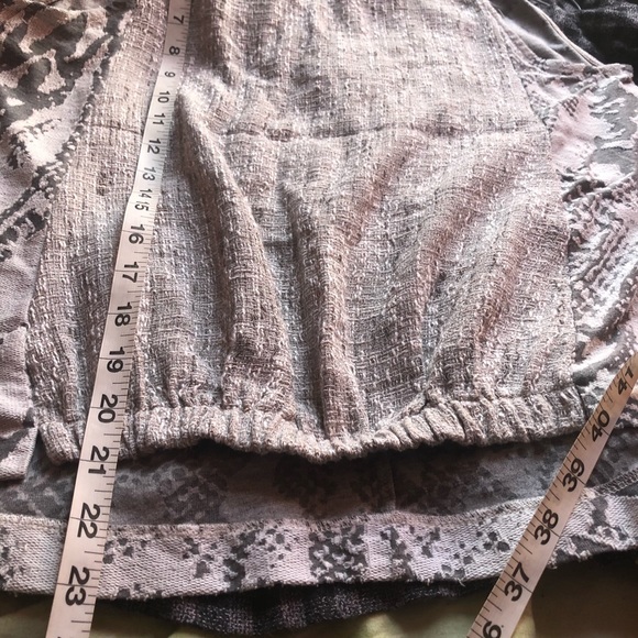 ❤️Akemi + Kin Sleeveless Mixed Media Grey Top Tank High Low Size XS - Picture 5 of 6